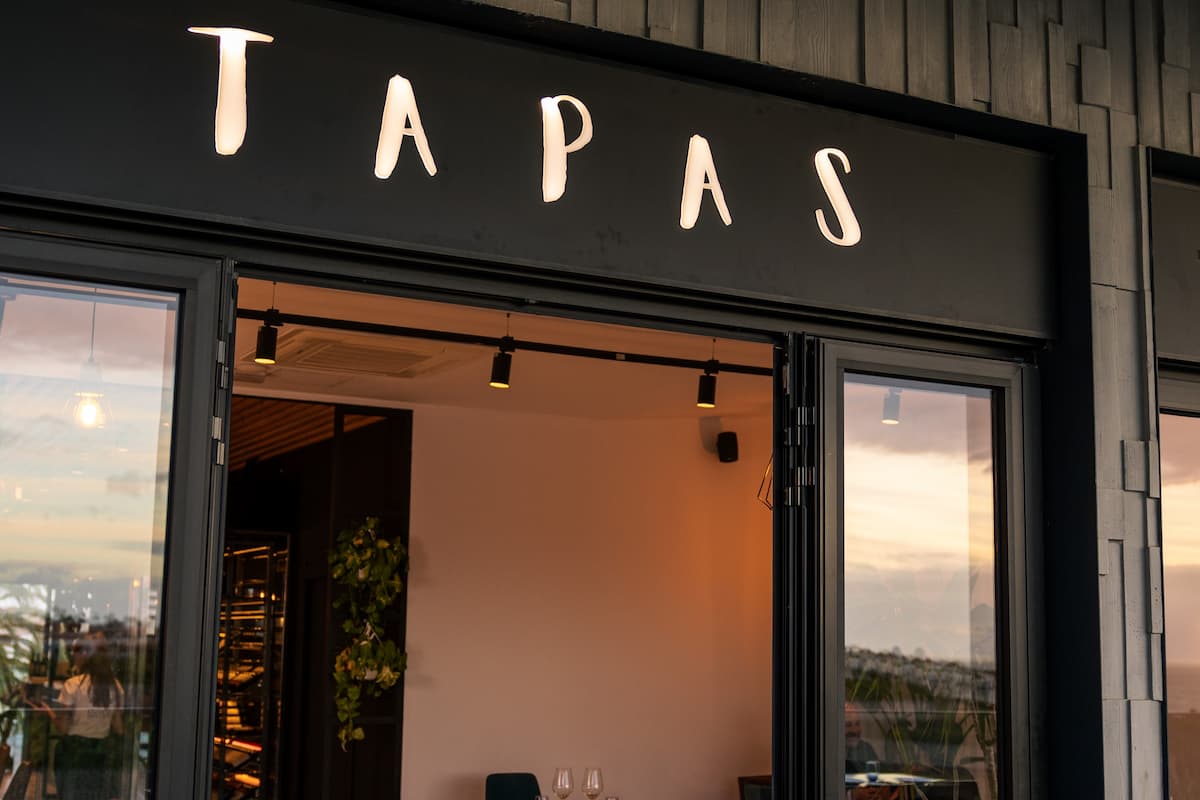 ¡Todo lo que puedas comer! Menú de Tapas Ilimitadas para 2 en Tapas Emporium 🍷🍽️_32