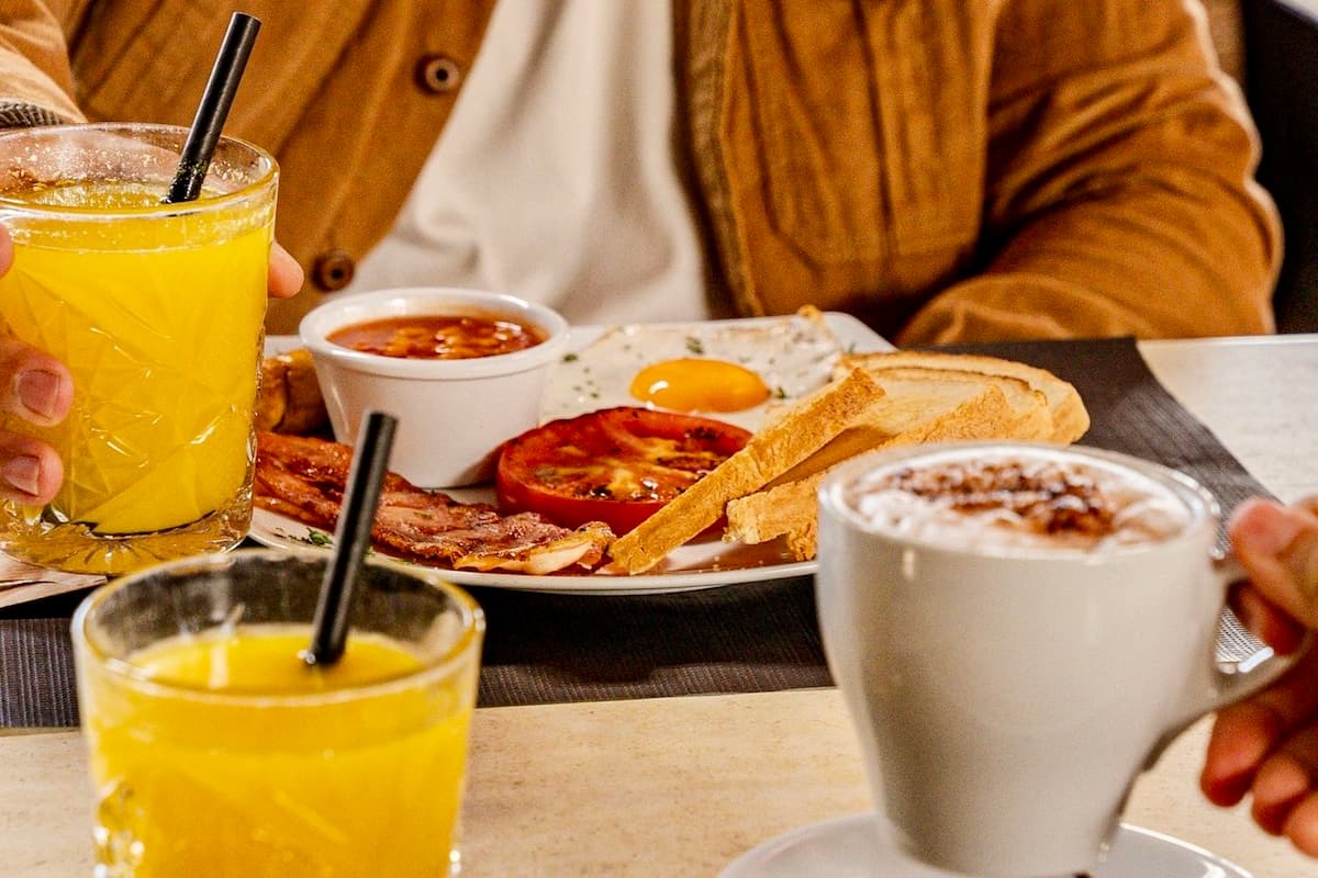 Complete brunch with cava for 2 people in Mythos - Siam Mall 🥐🍓🥂 Shopping Center