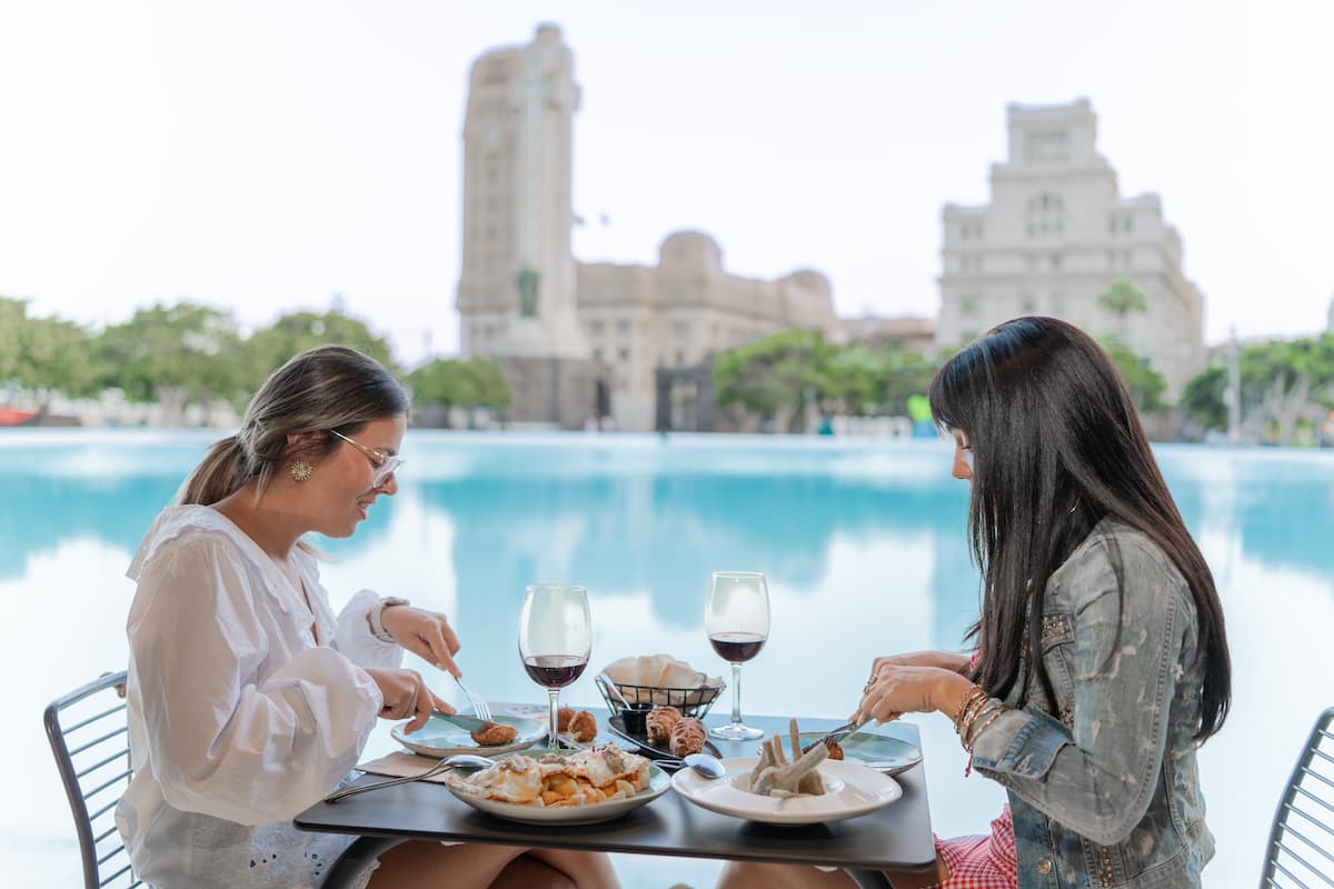 Tasting menu + drink for 2 people + preferential access to the razotea urban 180 ° 🌆🍷