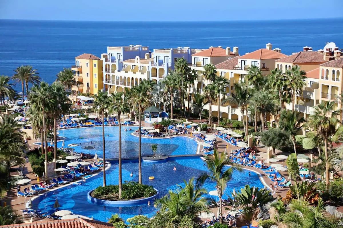 Masaje relajante de 25 minutos + desayuno o almuerzo buffet en Costa Adeje ¡Desconecta y disfruta! 💆🏻‍♀️🍽️