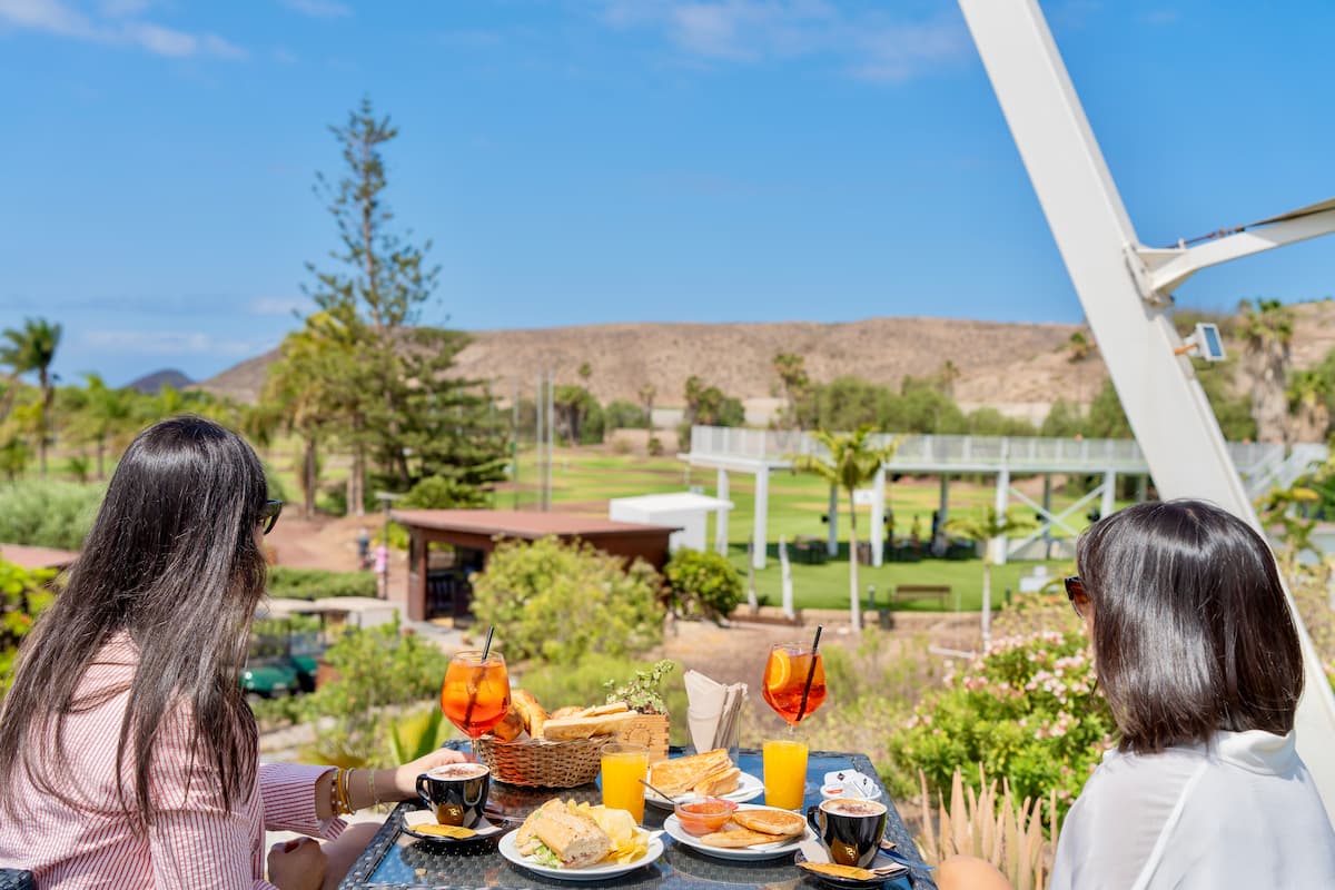 Experiencia de golf amateur para 2 personas con brunch + acceso al driving range “Top Range Tenerife” ⛳️🍹